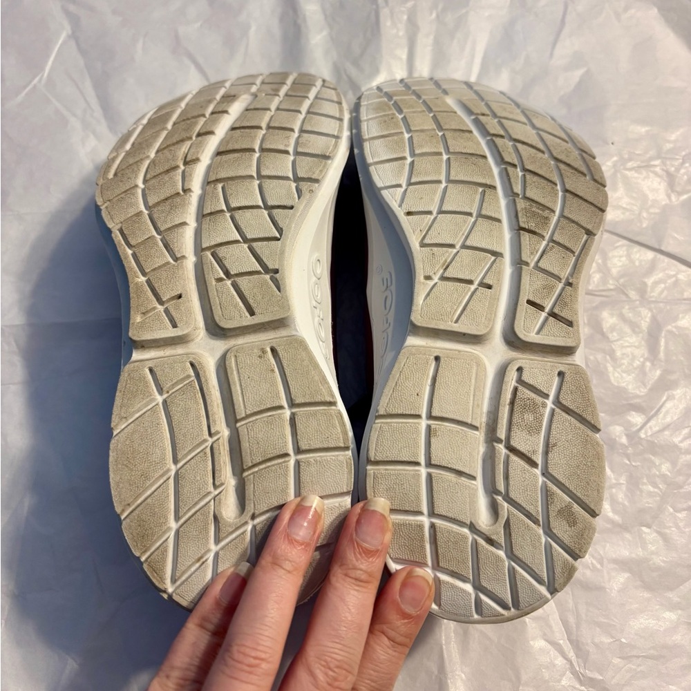 Oofos OOmg Low Recovery Shoe - Plum/Eggplant - EUC - Women's 8 - Picture 7 of 7